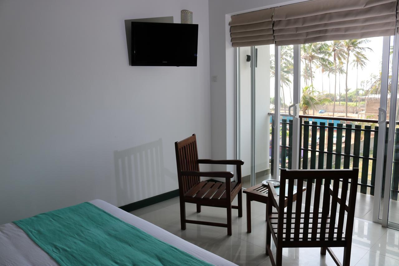 Saprin Beach Resort Усветакейява Экстерьер фото