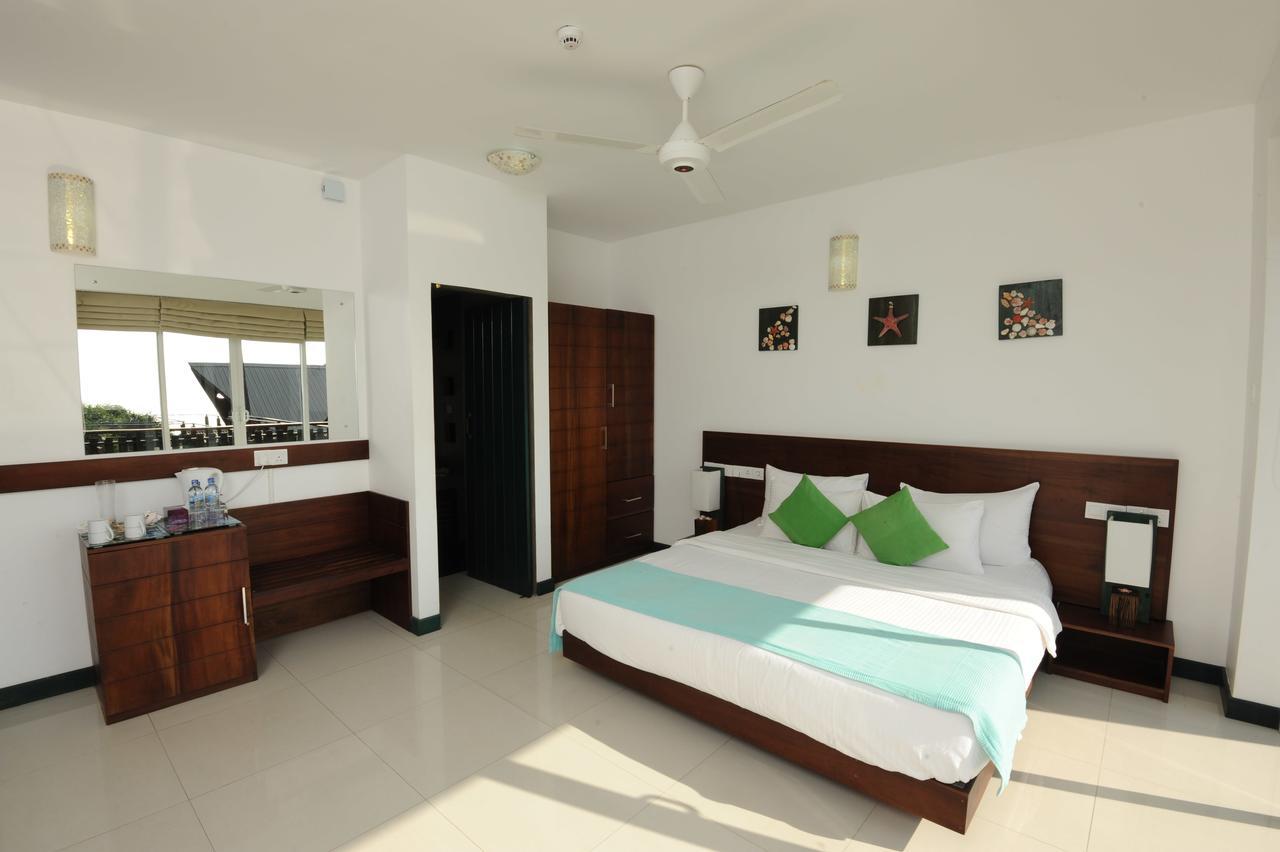 Saprin Beach Resort Усветакейява Экстерьер фото