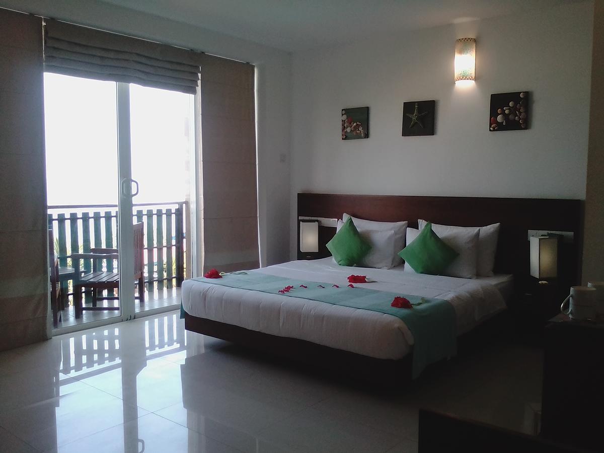 Saprin Beach Resort Усветакейява Экстерьер фото