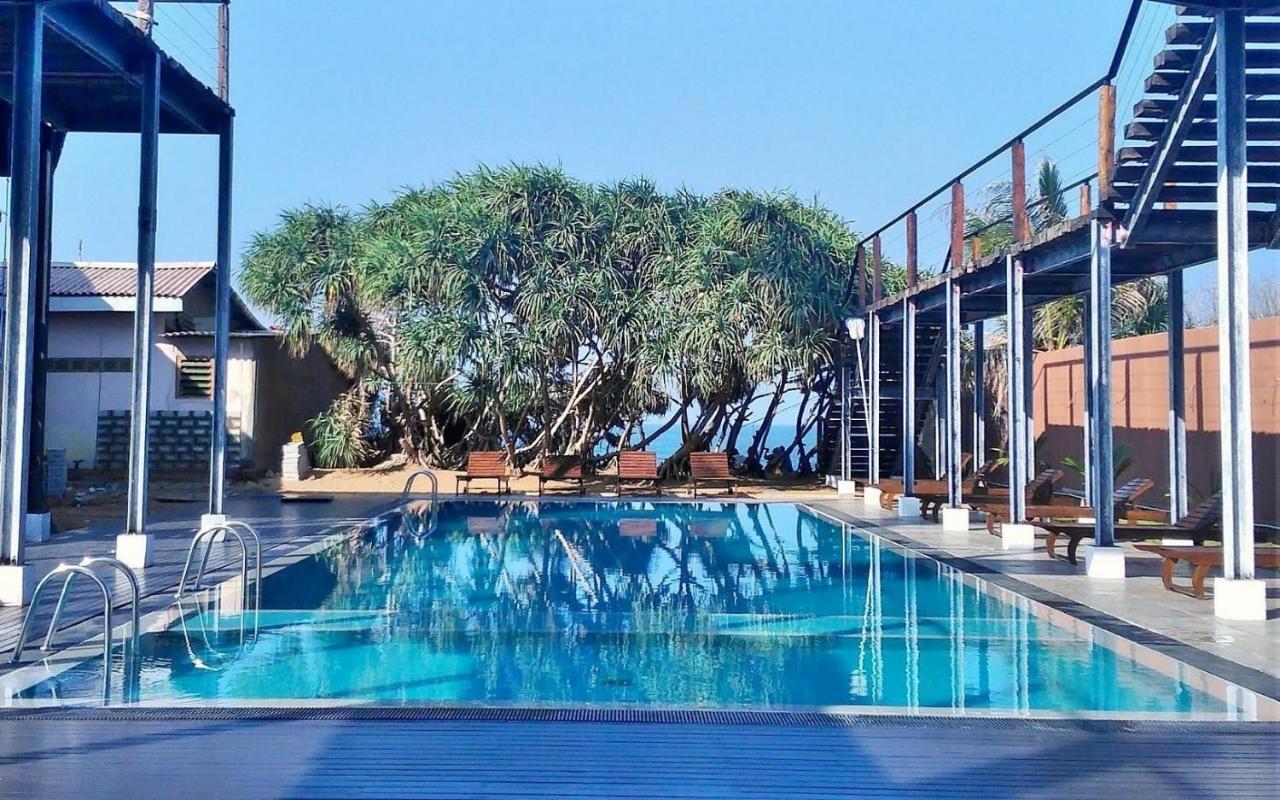 Saprin Beach Resort Усветакейява Экстерьер фото